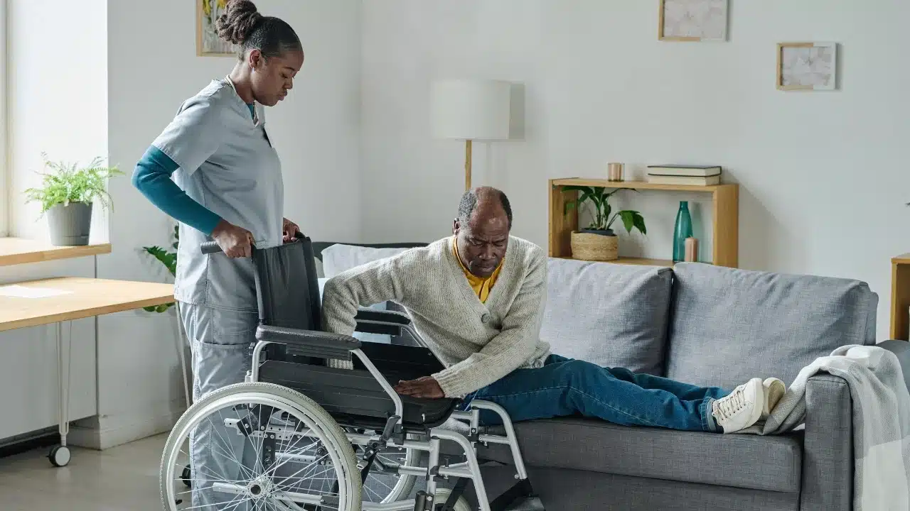 Care support context in a calm living environment